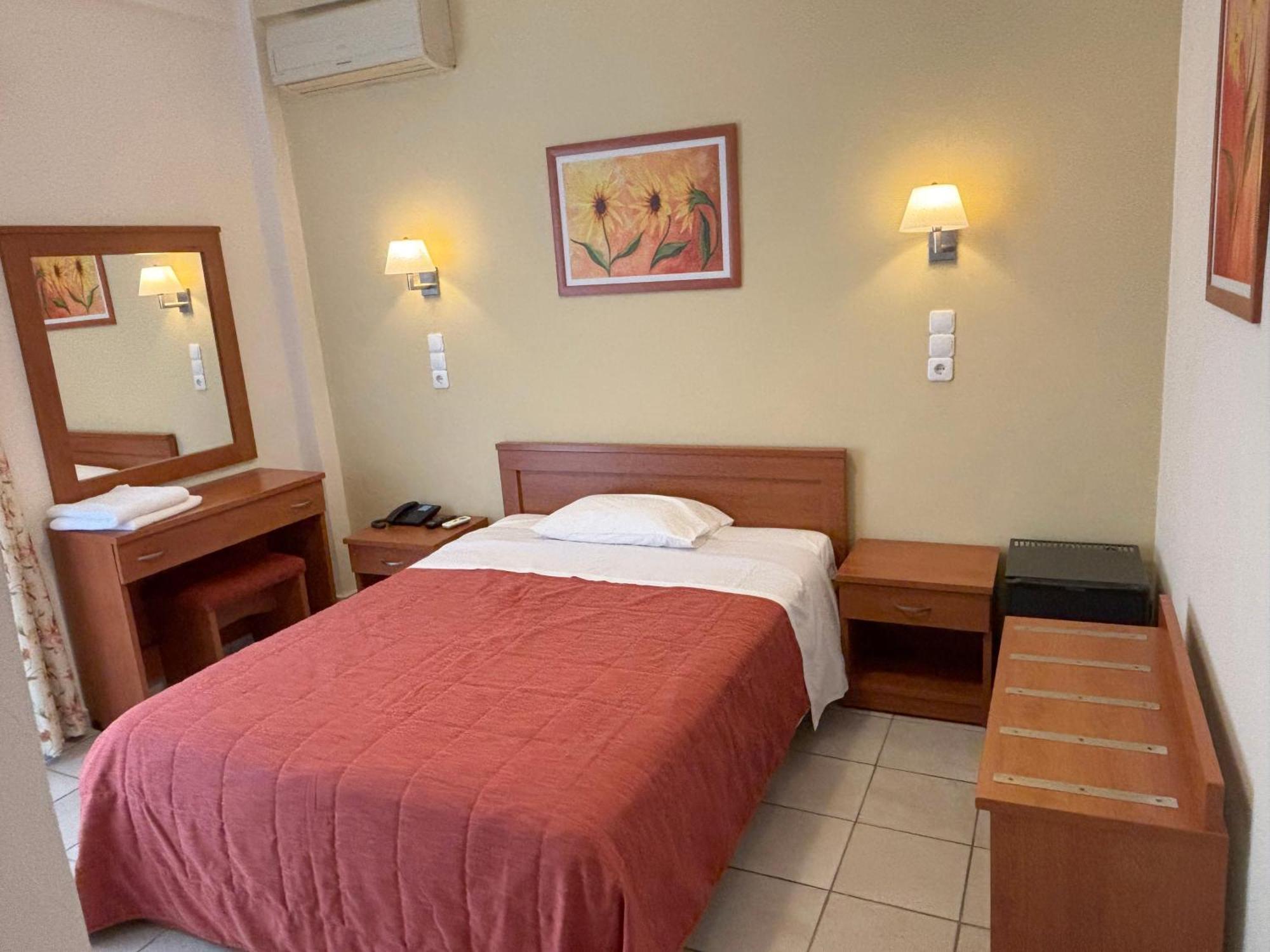 Hotel Kronio Ancient Olympia Екстериор снимка