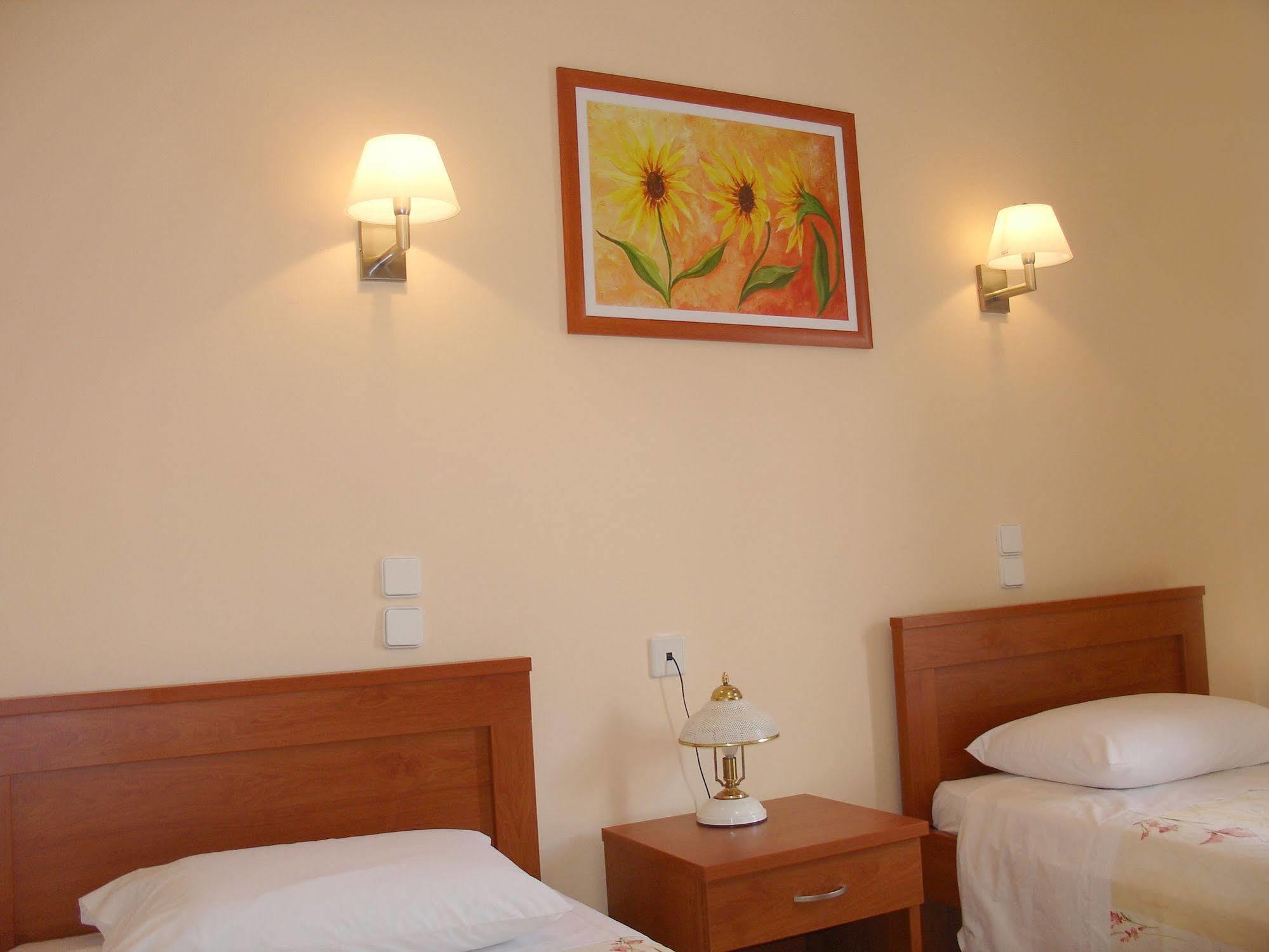 Hotel Kronio Ancient Olympia Стая снимка