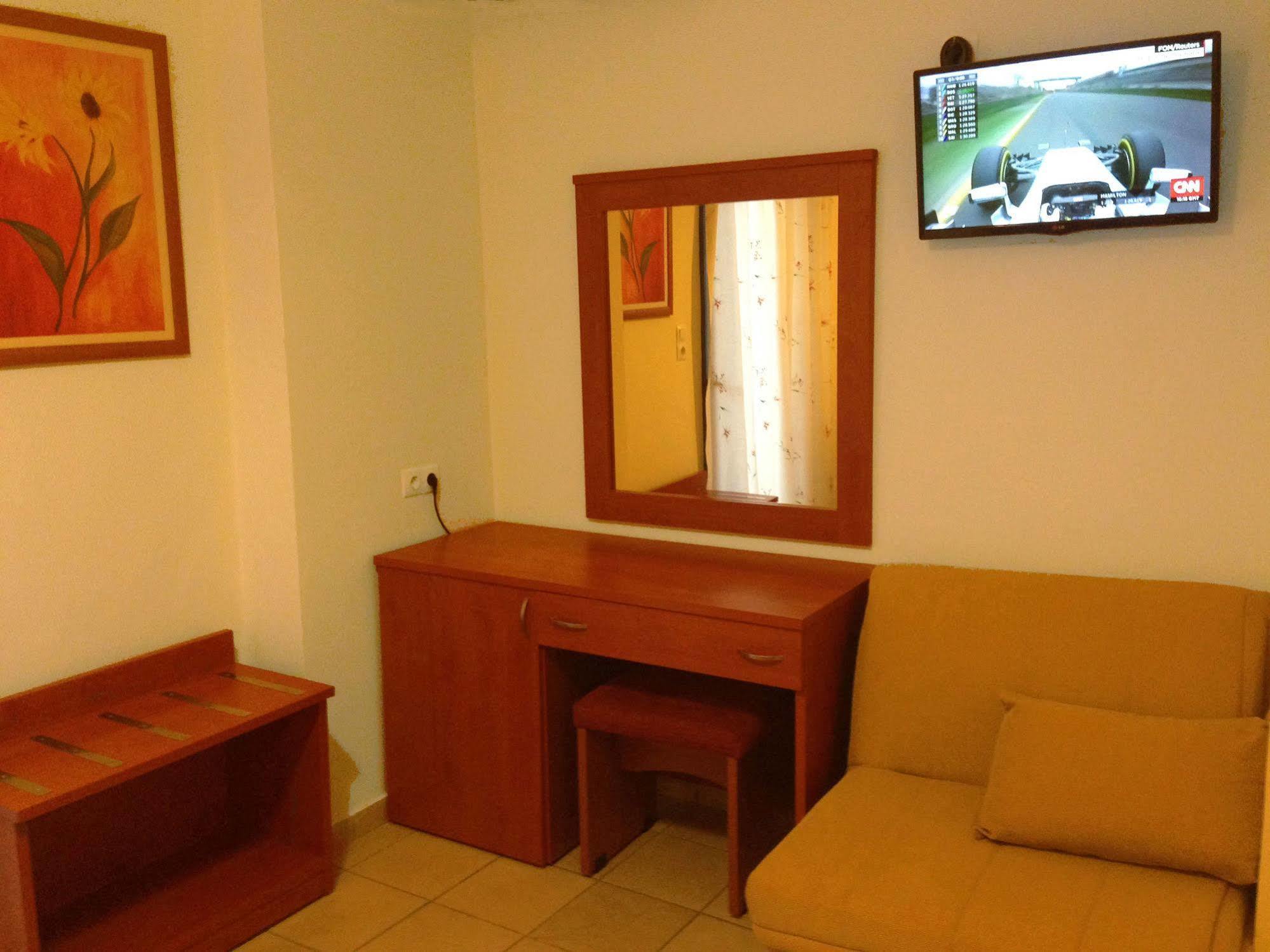 Hotel Kronio Ancient Olympia Екстериор снимка